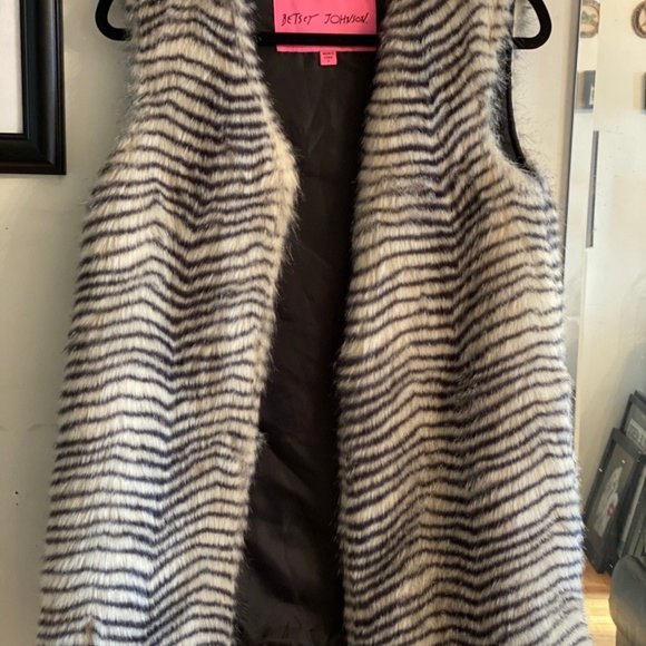 Betsey Johnson Faux Fur Zebra Vest - Picture 2 of 4